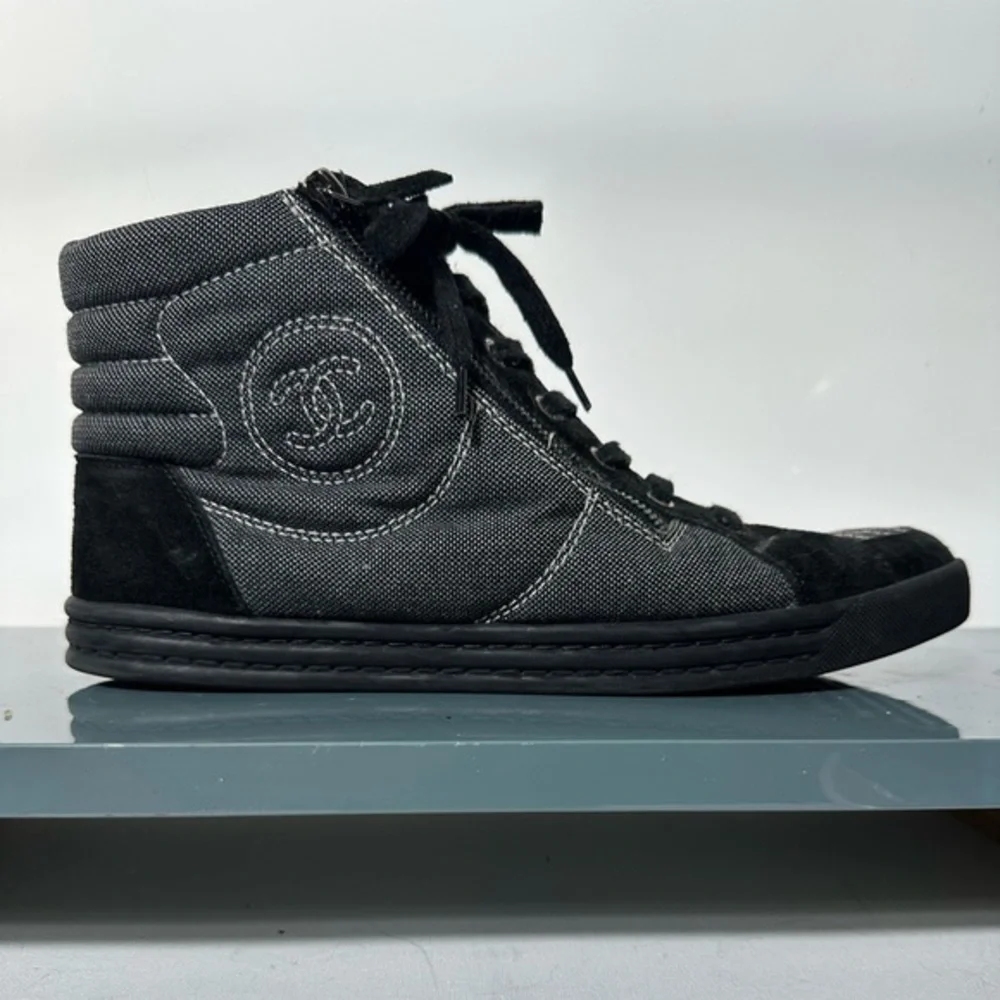 Vintage Y2K CHANEL Black and Gray High-Top Sneakers 43